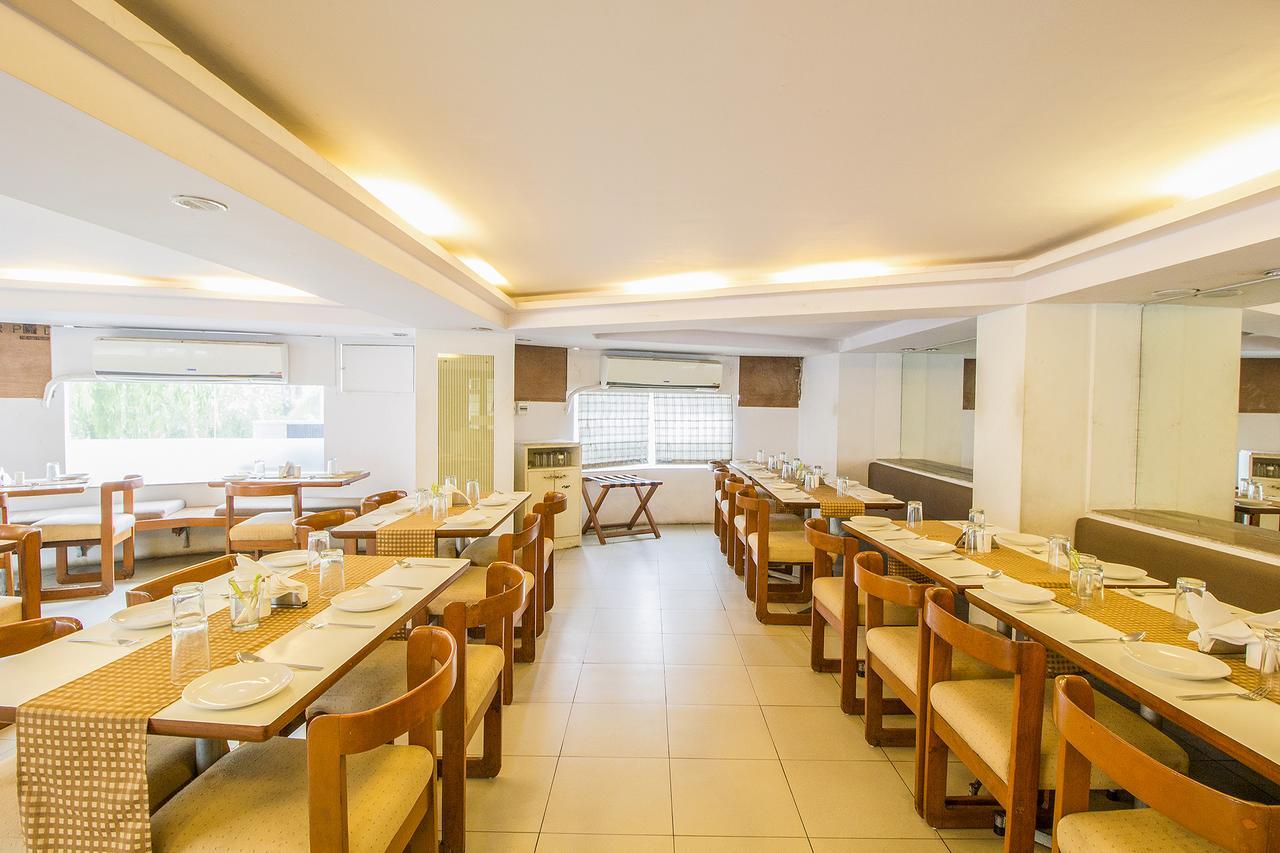 Fabexpress Kalyan - Nr Dairy Dan Circle Hotel Vadodara Ngoại thất bức ảnh